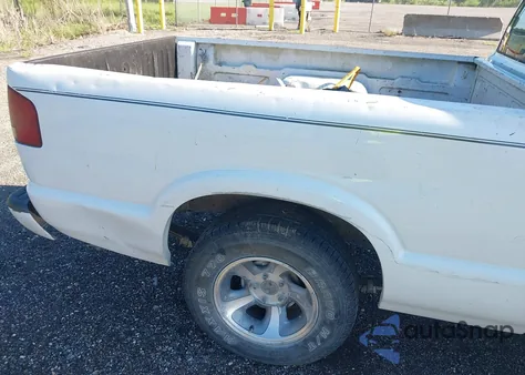 2003 GMC Sonoma из США, поврежденный, VIN 1GTCS19X438128888